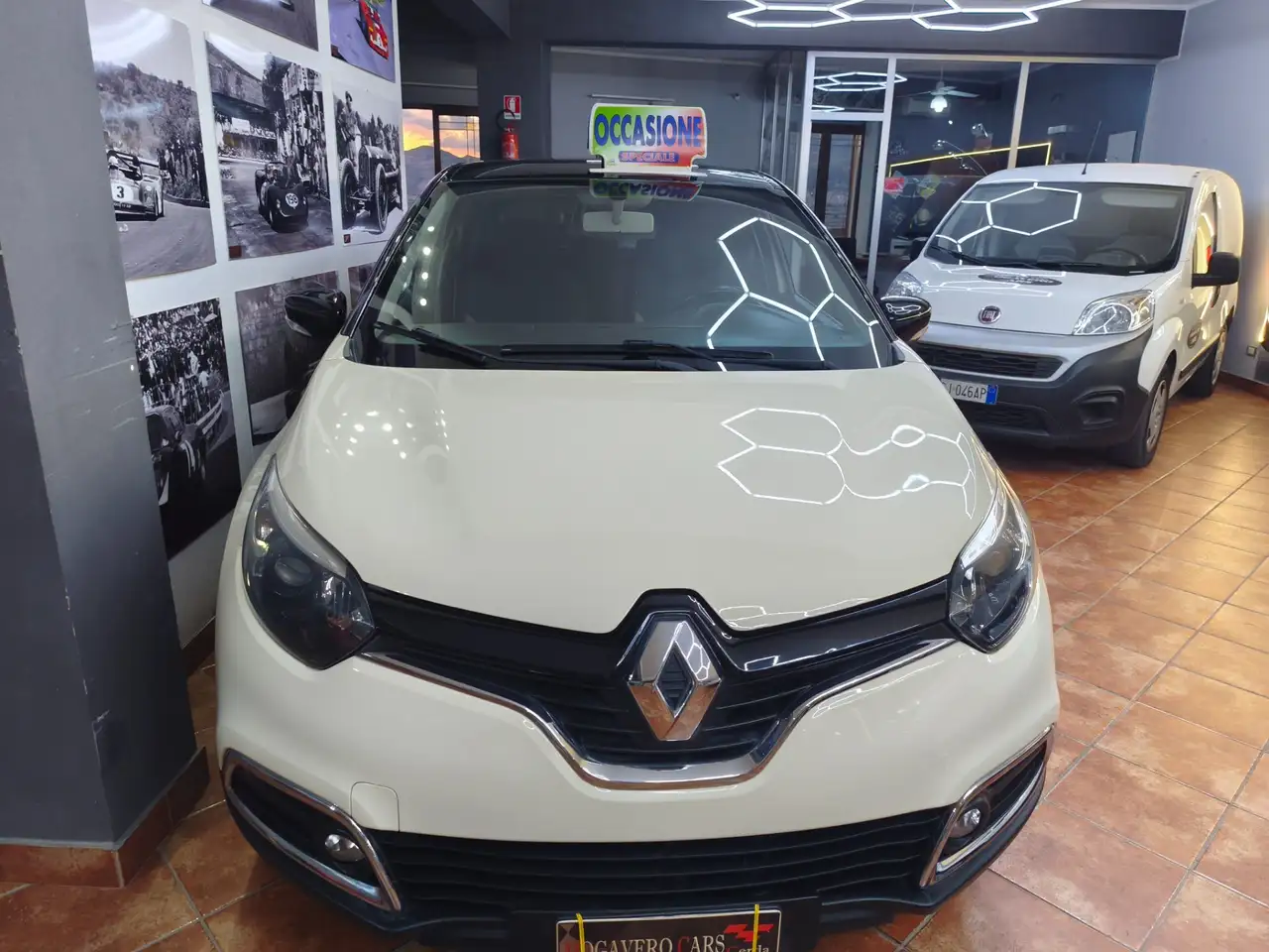 Renault Captur Captur dCi 8V 90 CV Start&Stop Energy Iconic — photo 1 of 10