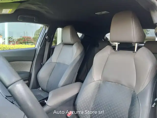 Toyota C-HR view 8