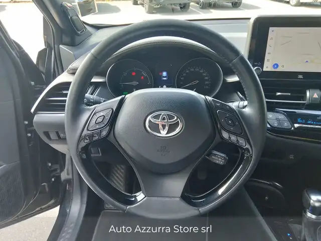 Toyota C-HR view 12