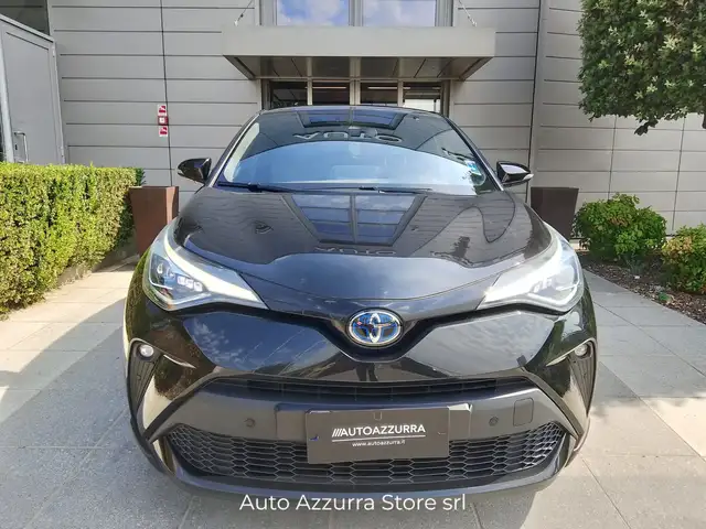 Toyota C-HR view 2