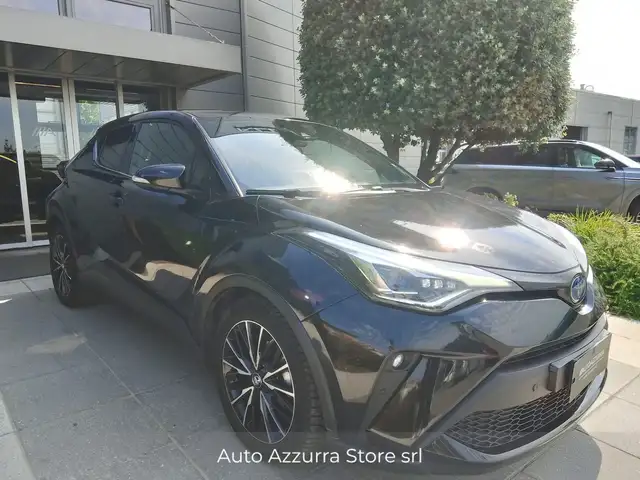 Toyota C-HR view 3