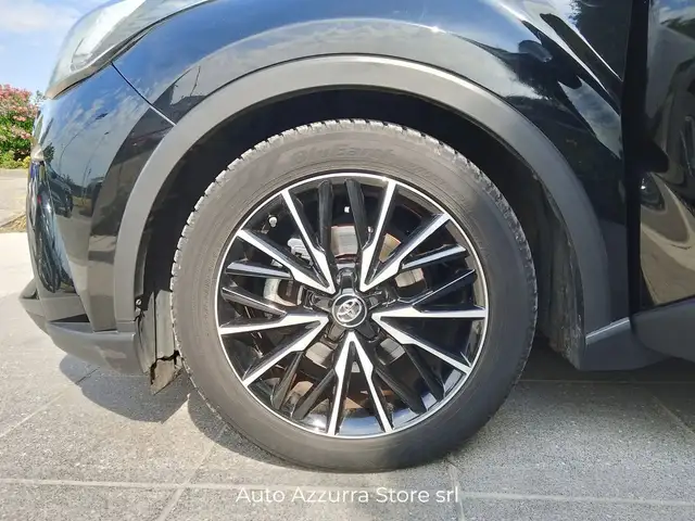 Toyota C-HR view 7