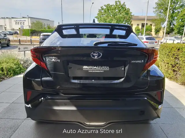 Toyota C-HR view 5