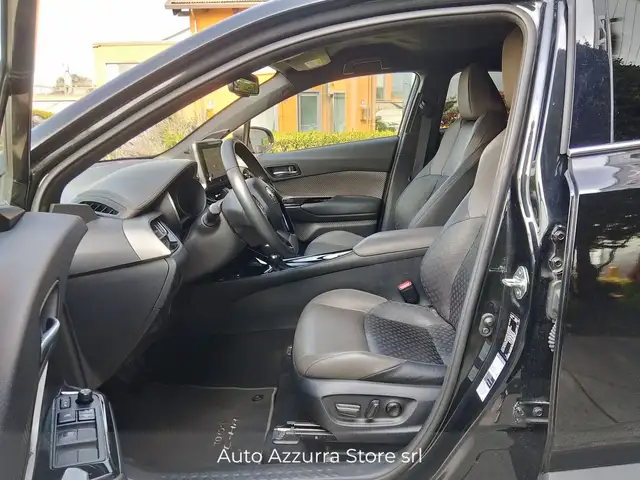 Toyota C-HR view 9
