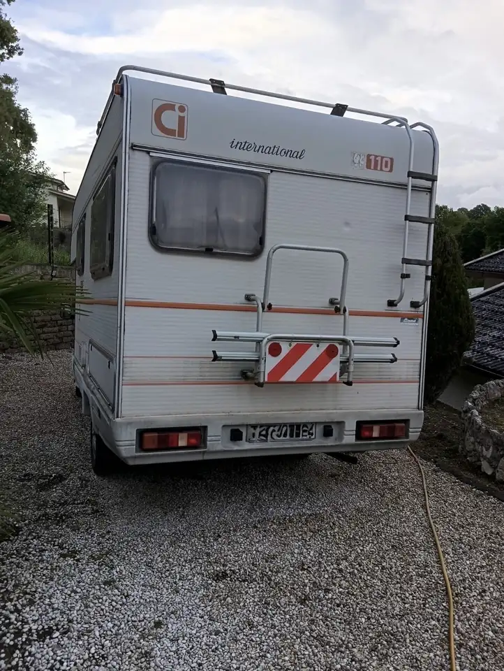 Ford Transit Caravan, foto 2