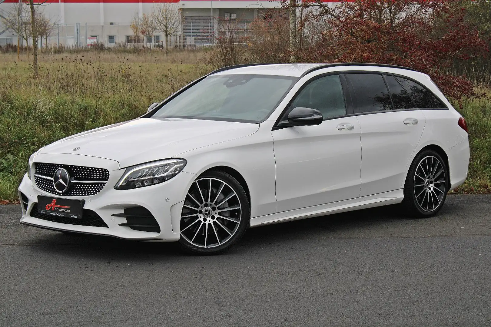 Mercedes-Benz C 300 d *AMG/Night/Kamera/AHK!/Designo/KeylesGo* Weiß - 1