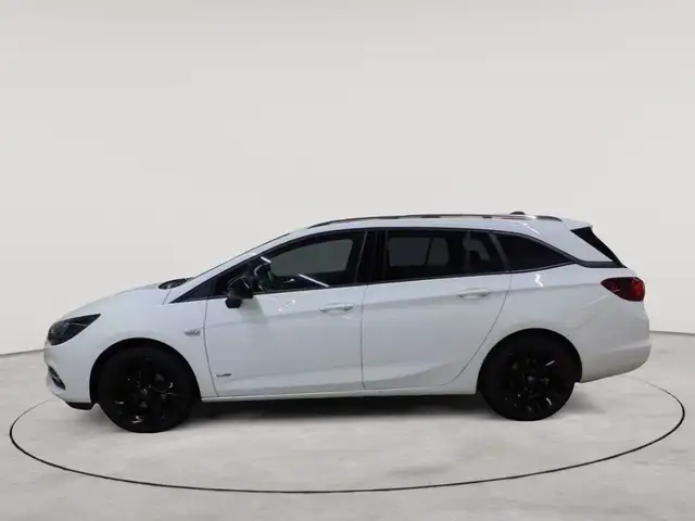 Opel Astra view 6