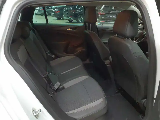 Opel Astra view 14