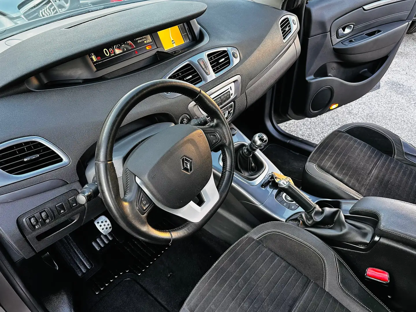 Renault Scenic X-Mod Cross 1.5 dci Energy 6Marce Grau - 2