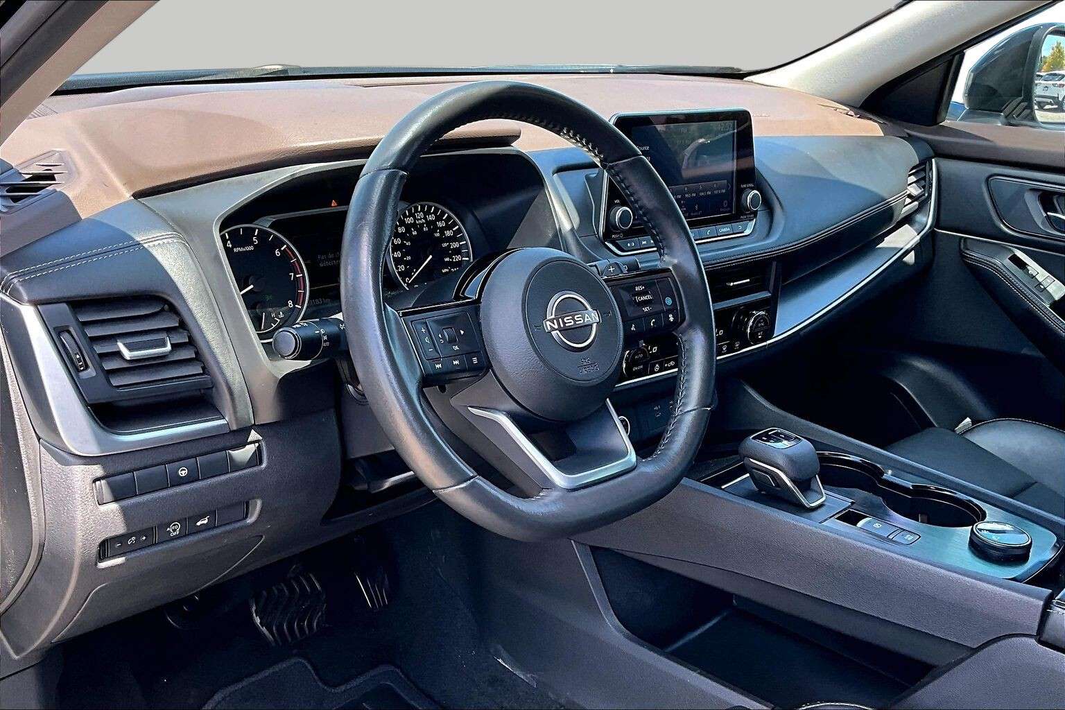 2023 Nissan Rogue SV — снимка 1