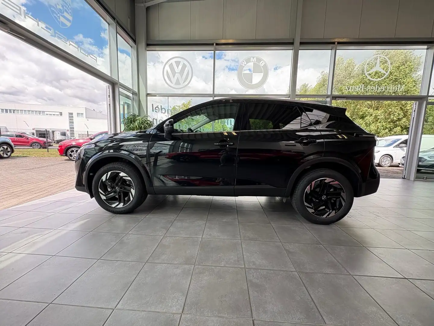 Nissan Qashqai 1.3 DIG-T X-tronic N-Connecta/Sofort Schwarz - 2