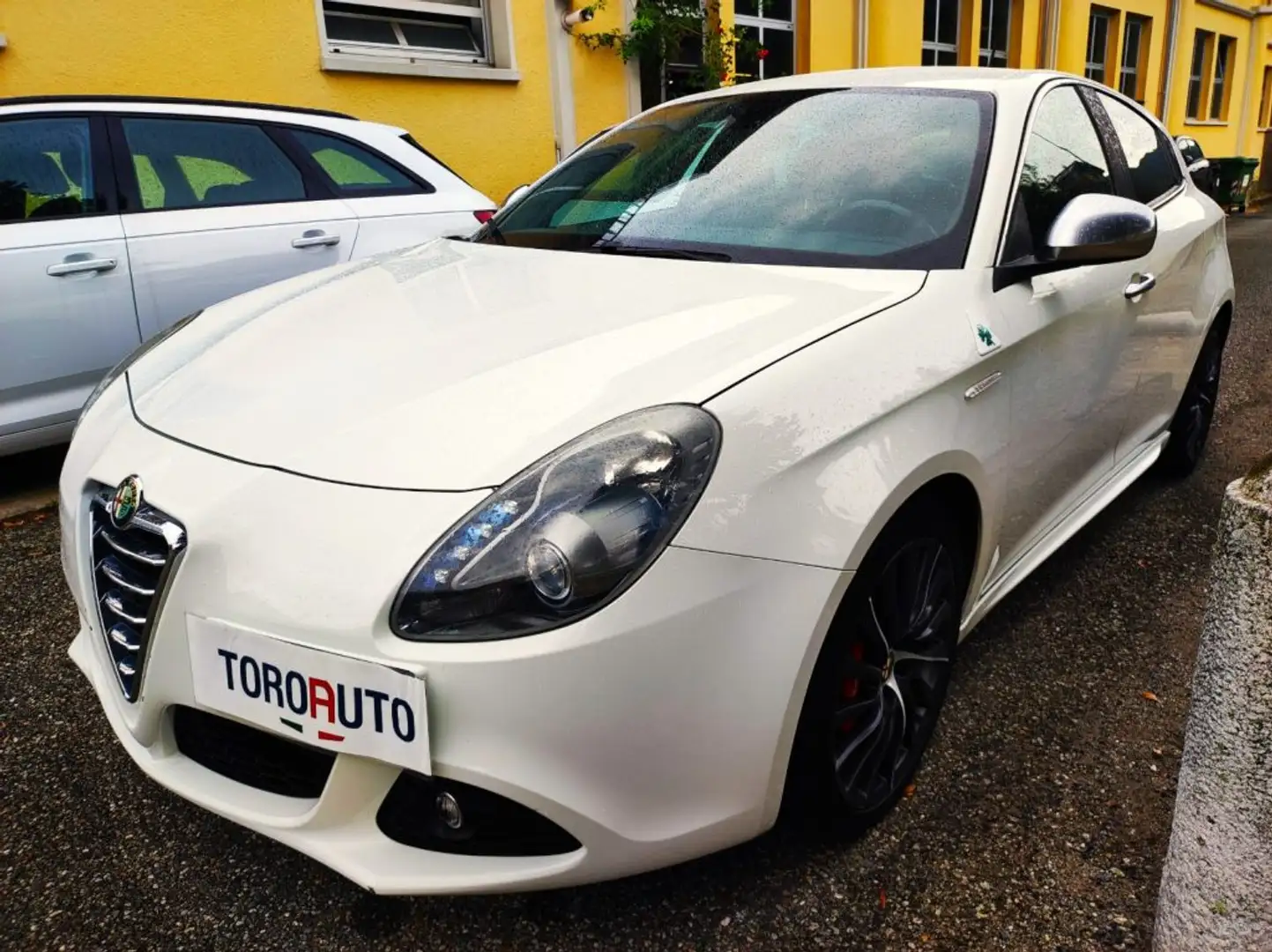 Alfa Romeo Giulietta 1750 TBi 235cv Quadrifoglio Verde Blanc - 2