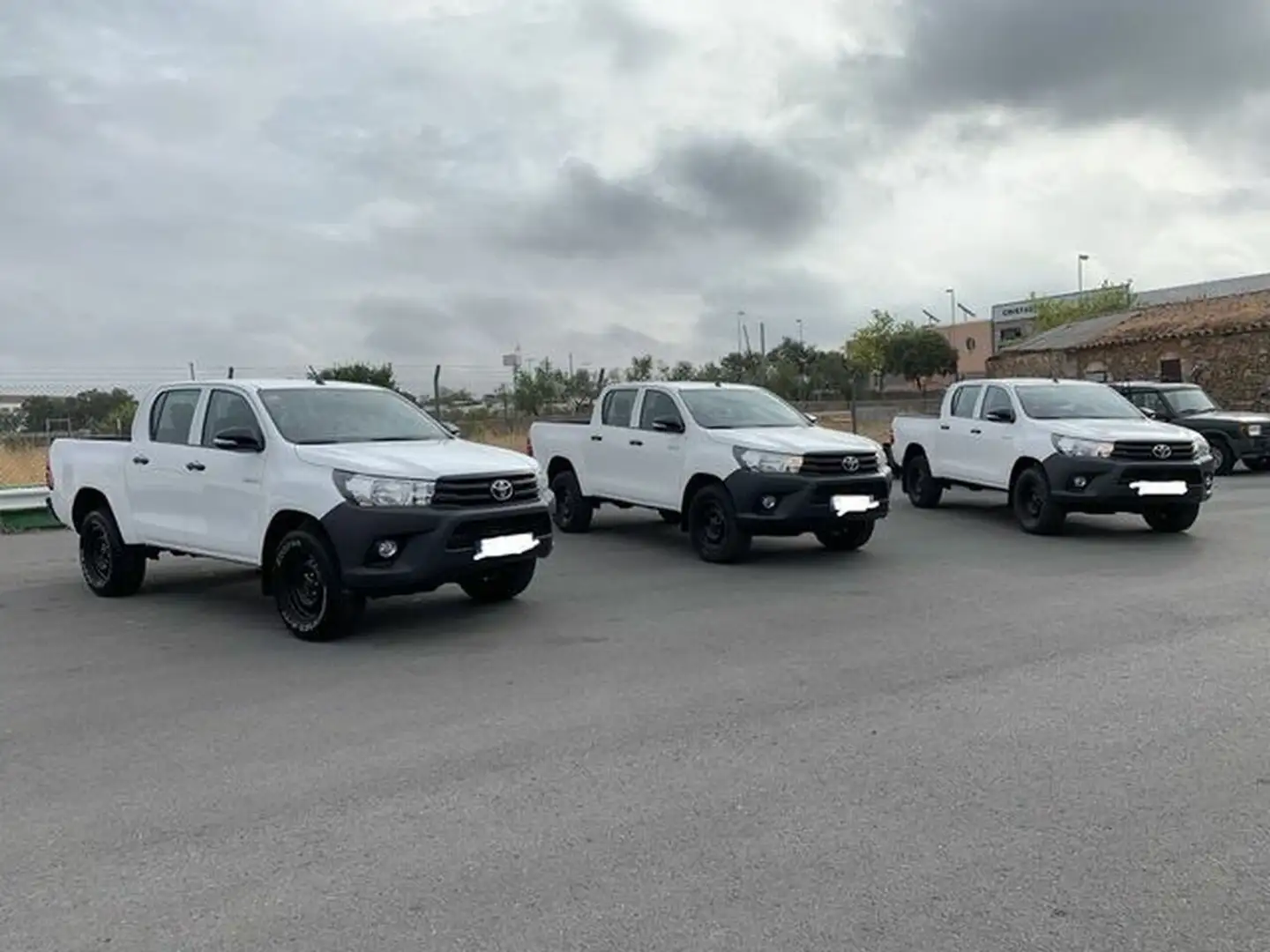Toyota Hilux Cabina Doble GX Blanco - 2