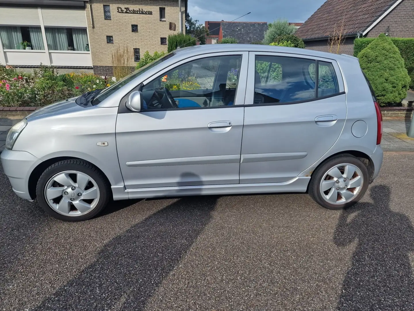 Kia Picanto 1.1 X-tra Grijs - 1