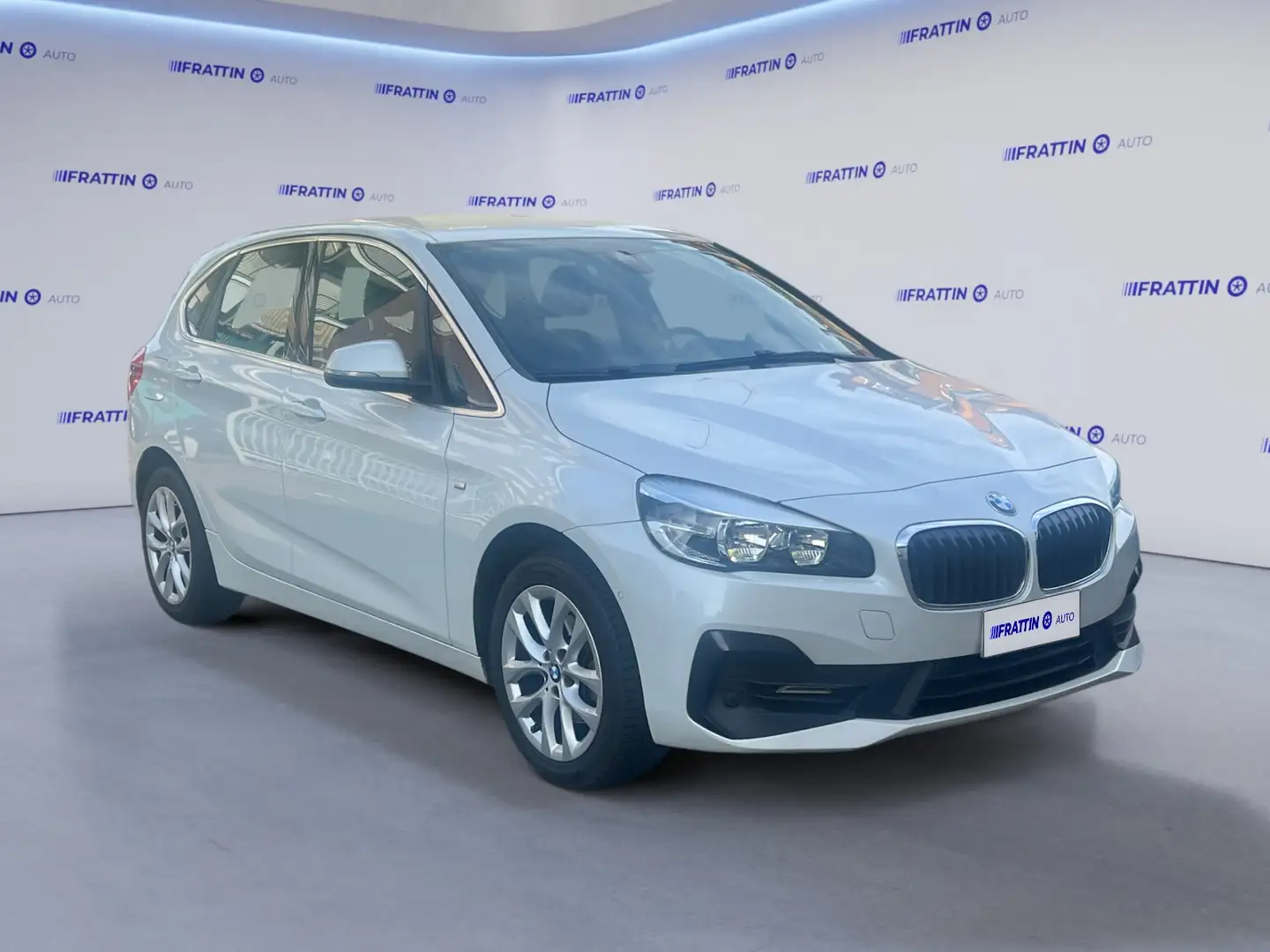 BMW 216 216d Active Tourer Advantage Weiß - 2