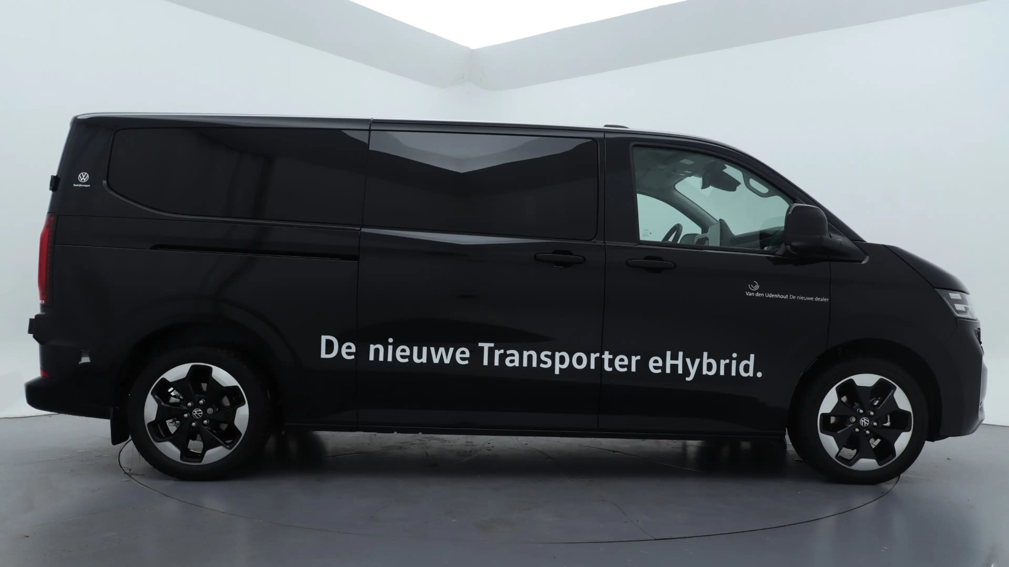 Volkswagen Transporter Dubbel Cabine L2H1 PHEV 2.5 eHybrid 233pk Automaat — photo 5