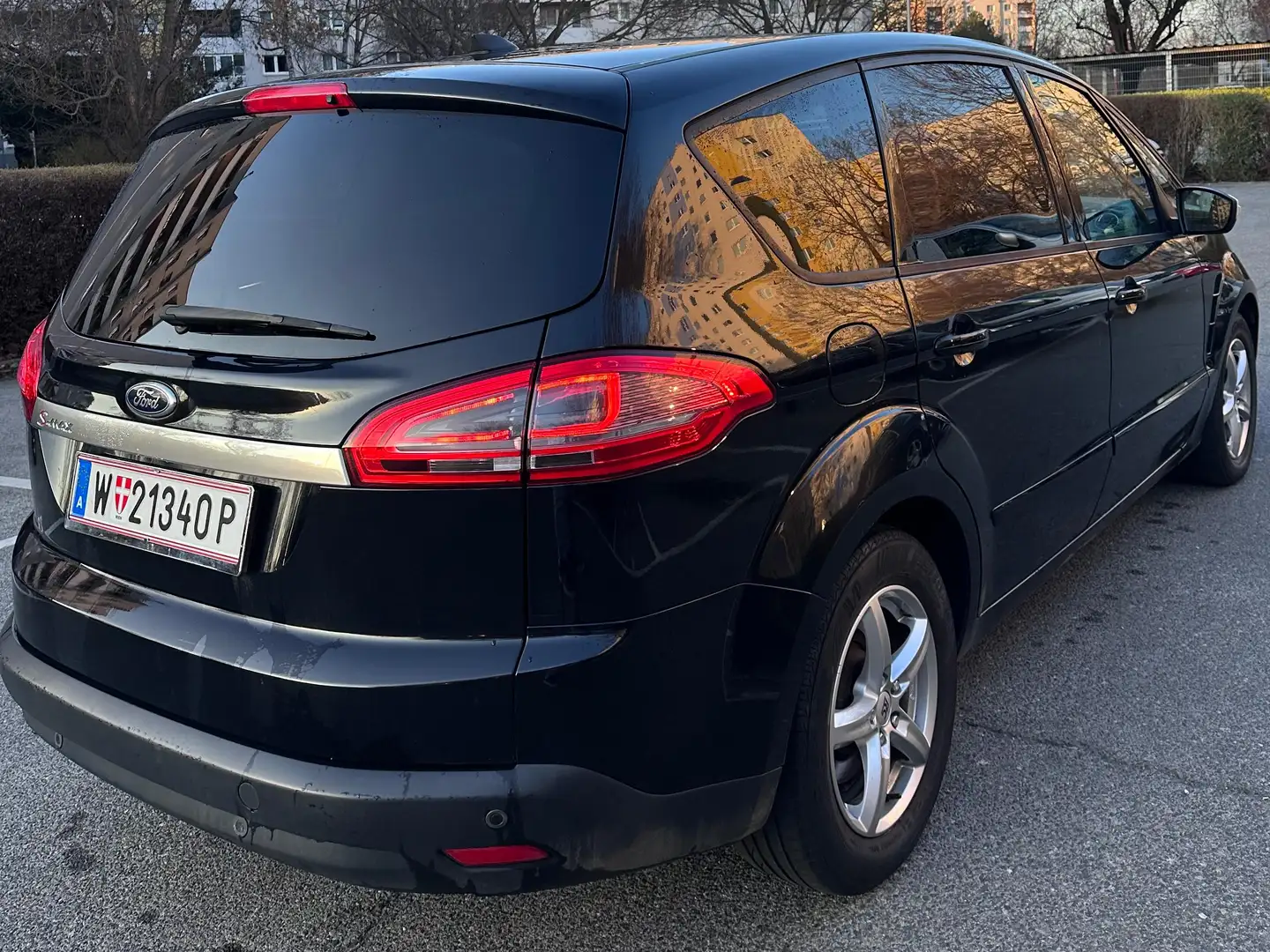 Ford S-Max S-MAX Titanium 2,0 TDCi DPF Titanium Schwarz - 2