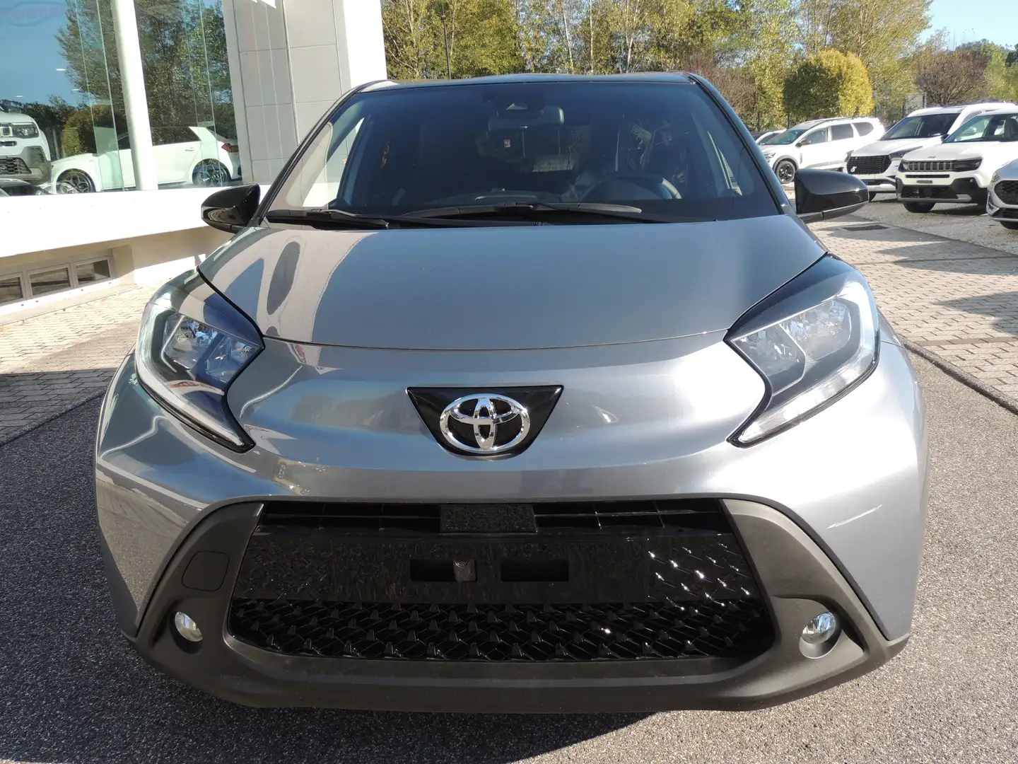 Toyota Aygo X 1.0 TREND 72cv Grün - 2