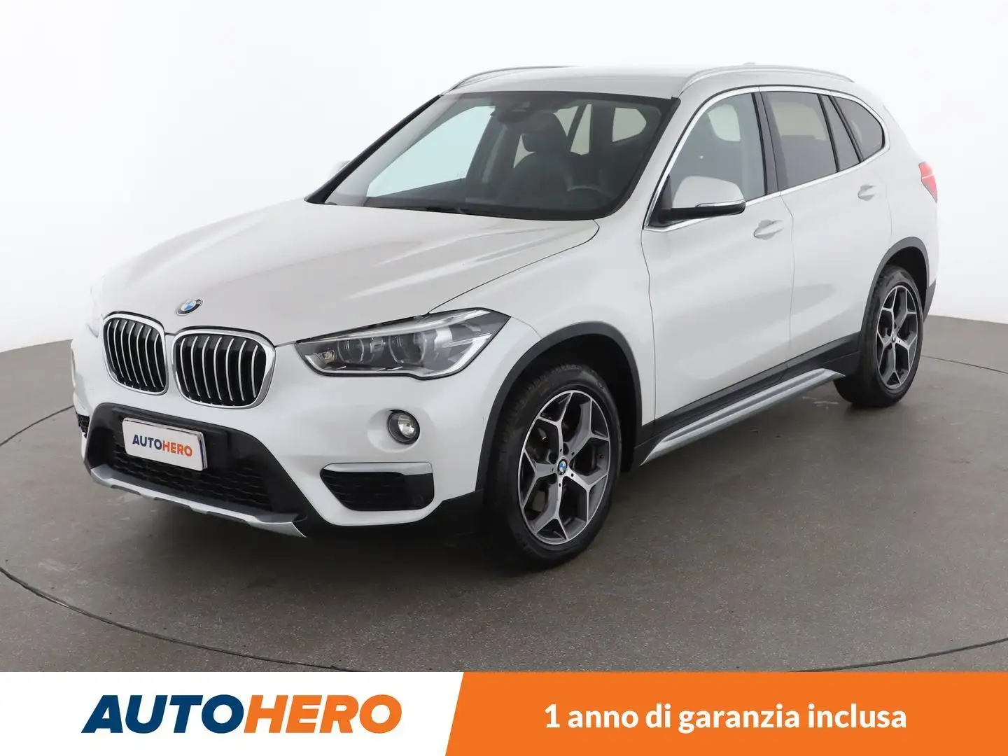 BMW X1 sDrive 18d xLine Blanc - 1