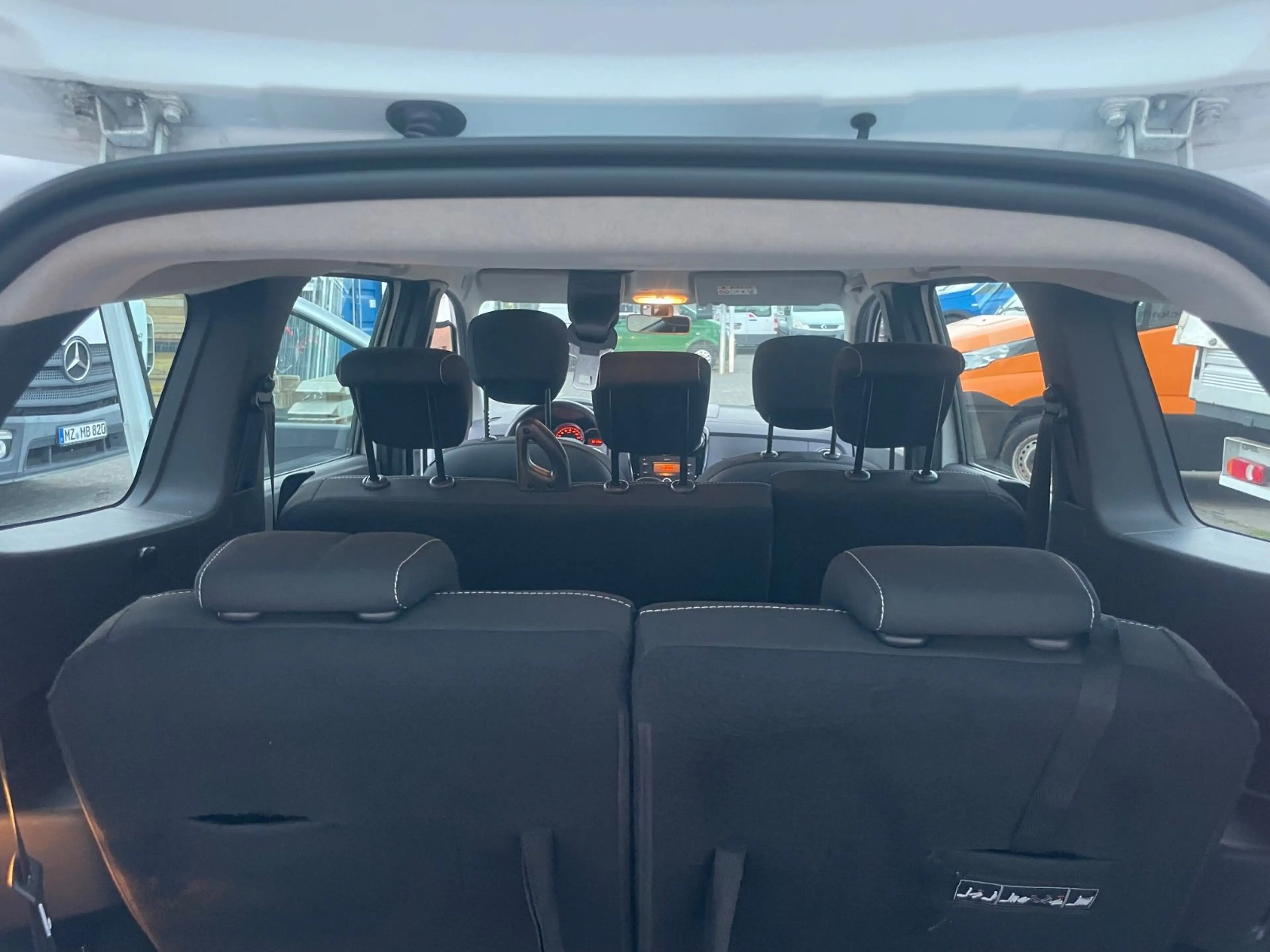Dacia Lodgy Laureate — photo 15
