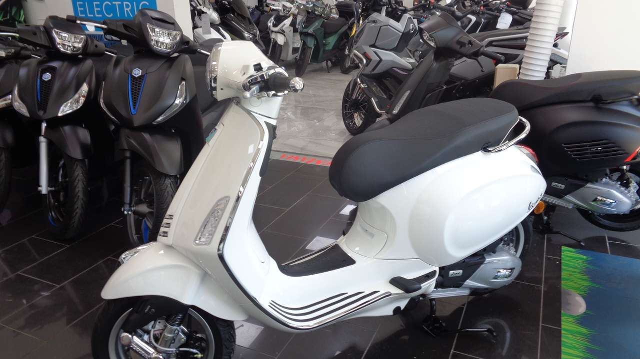 Vespa Primavera 125