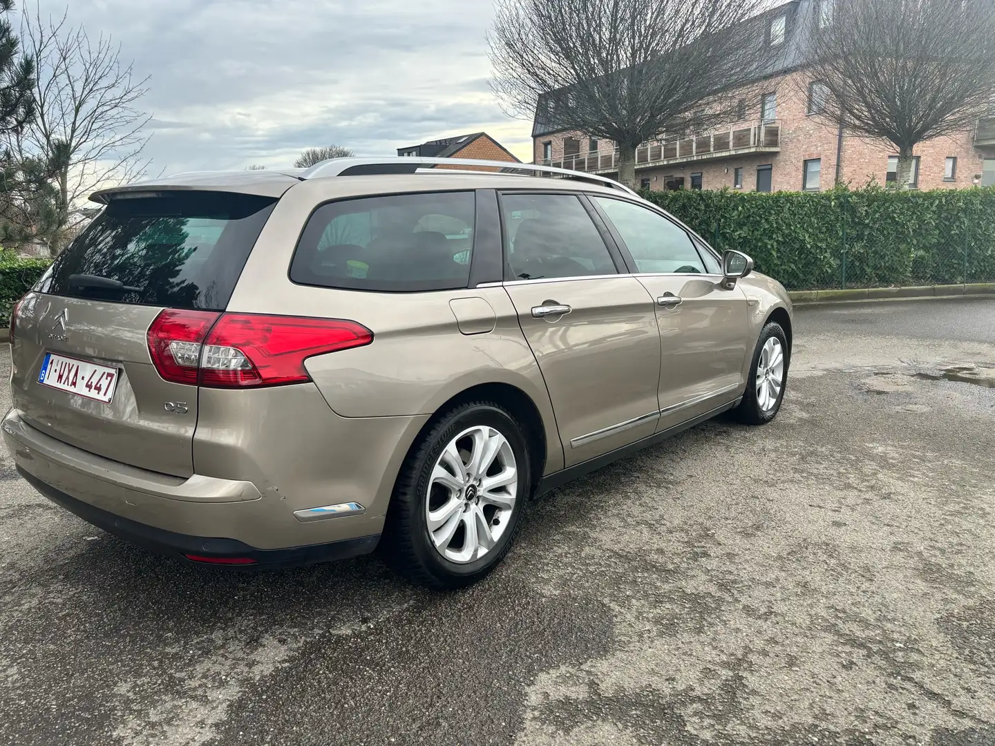 Citroen C5 1.6 THP Exclusive Plus bež - 2