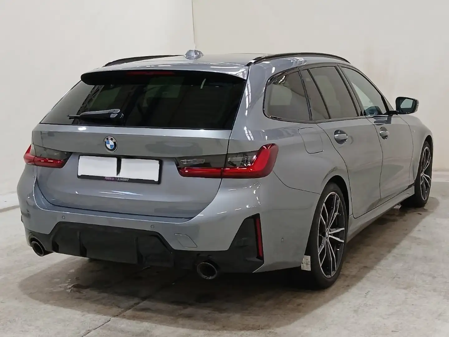 BMW 320 d xDrive M Sport MMRY/PANORAMA/360°/STNDHZNG Grau - 2