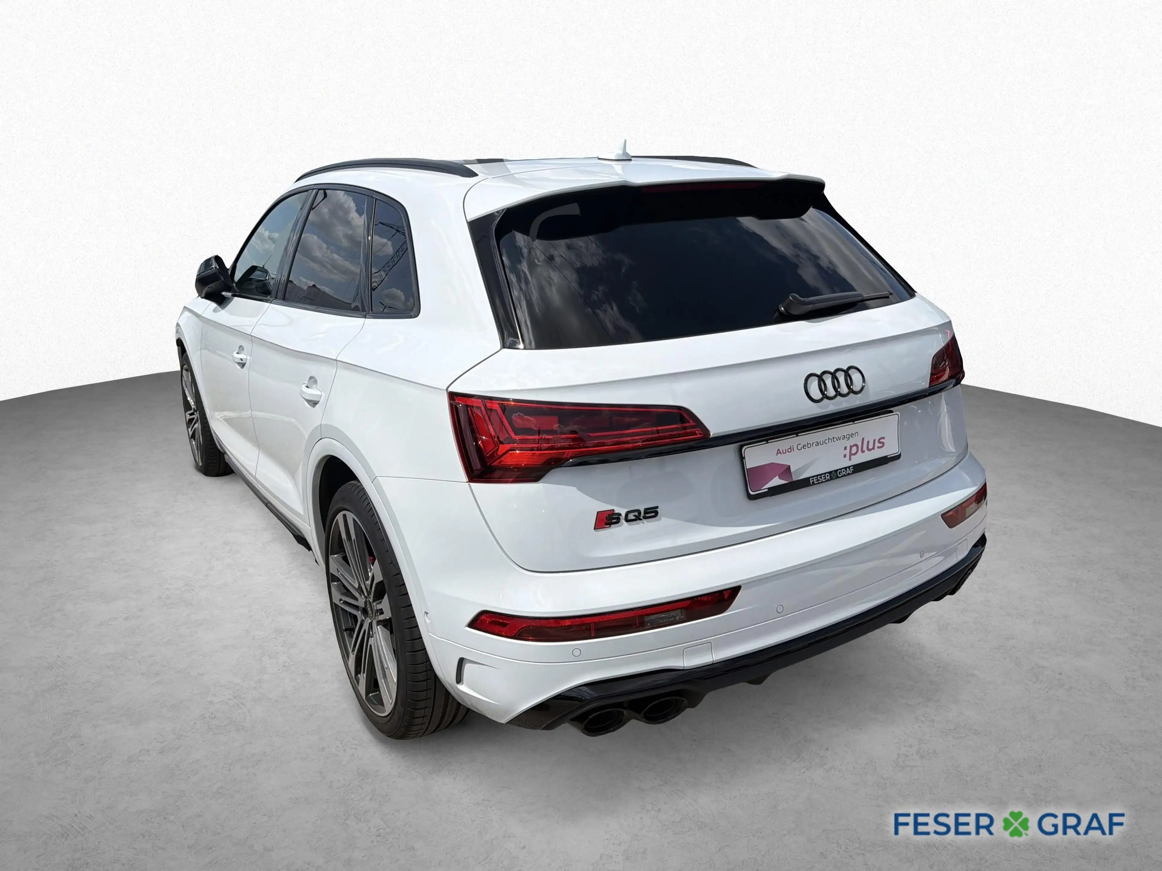 Audi SQ5 SUV — photo 7