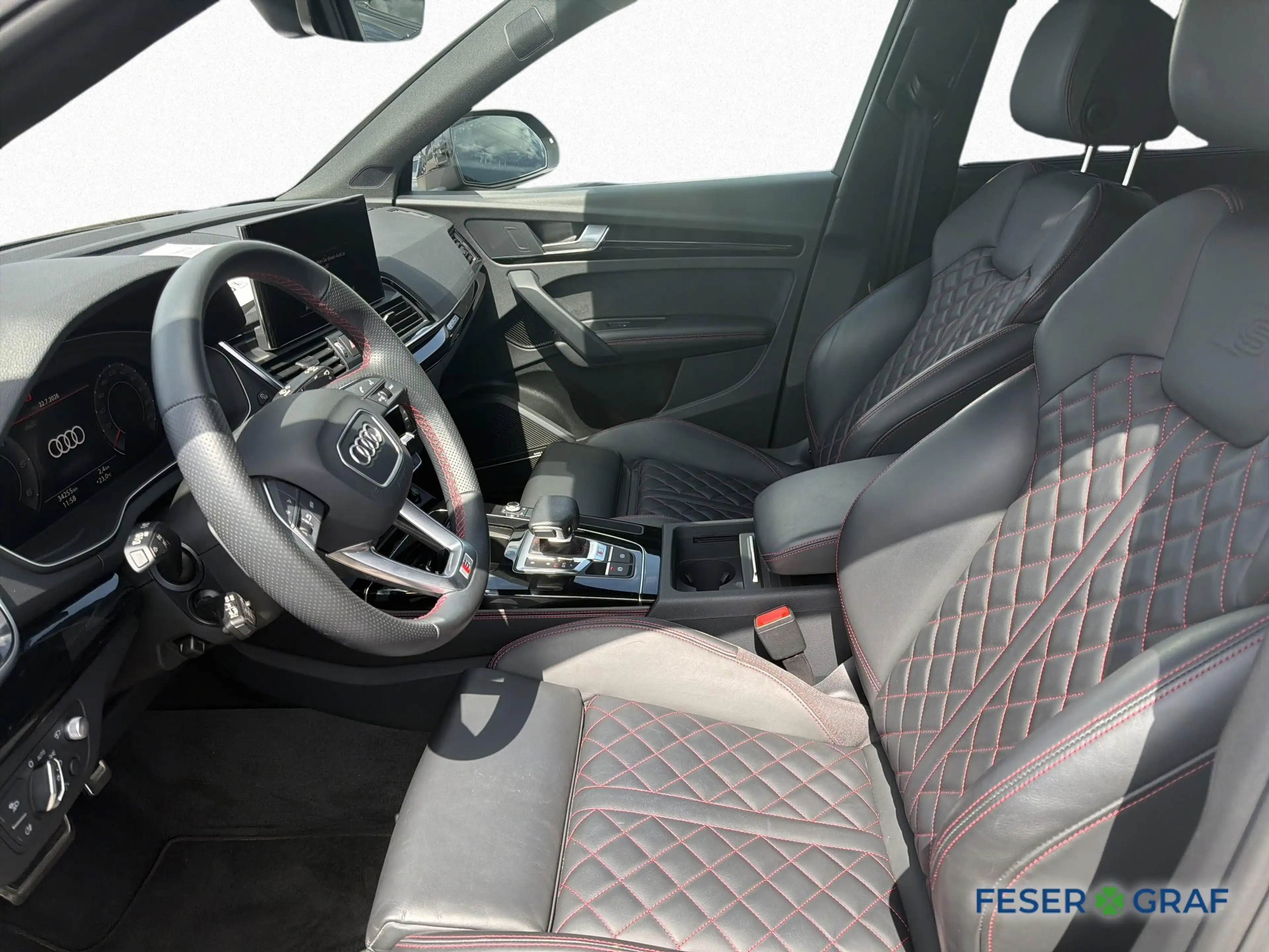 Audi SQ5 SUV — photo 10