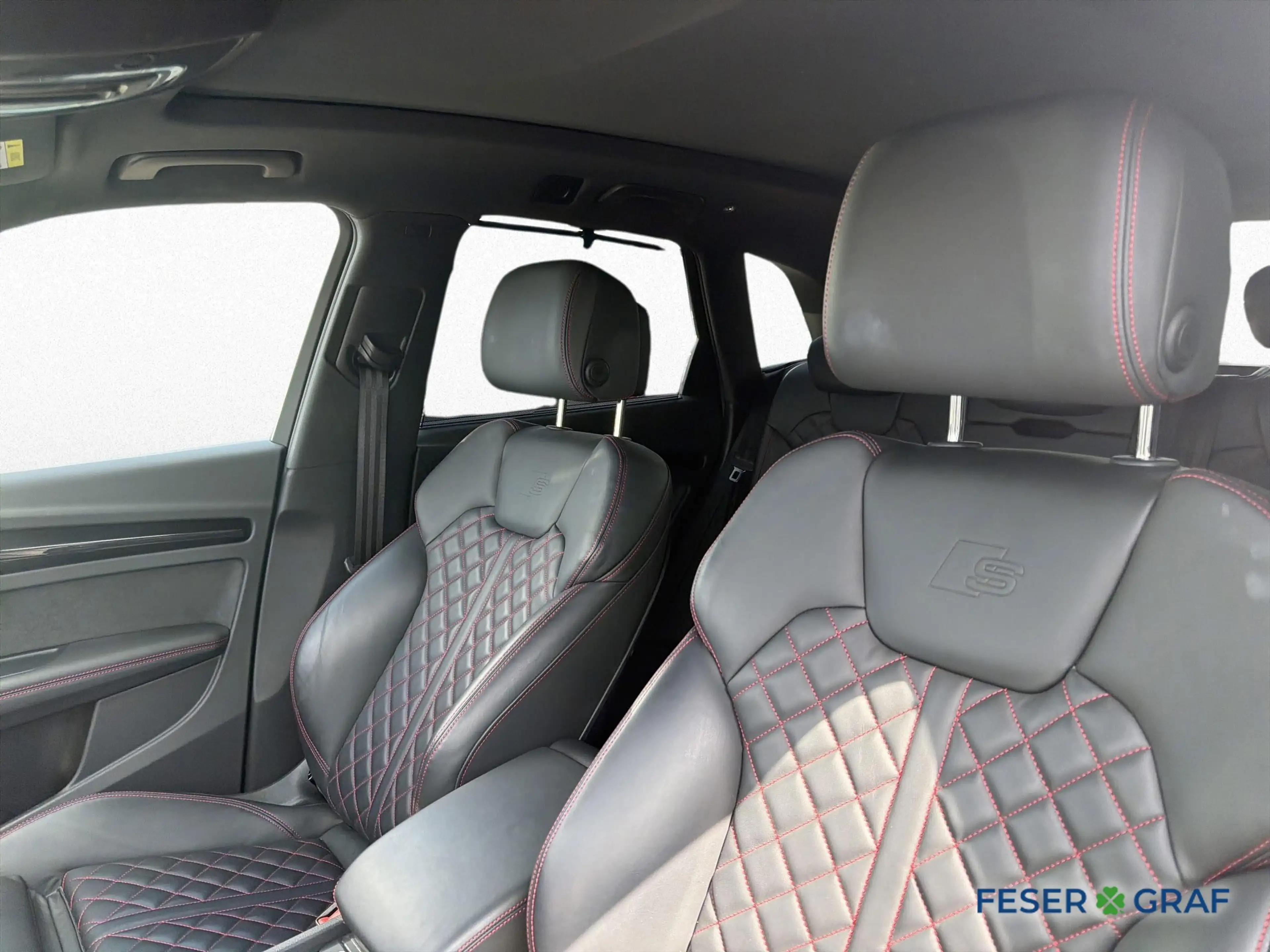 Audi SQ5 SUV — photo 11