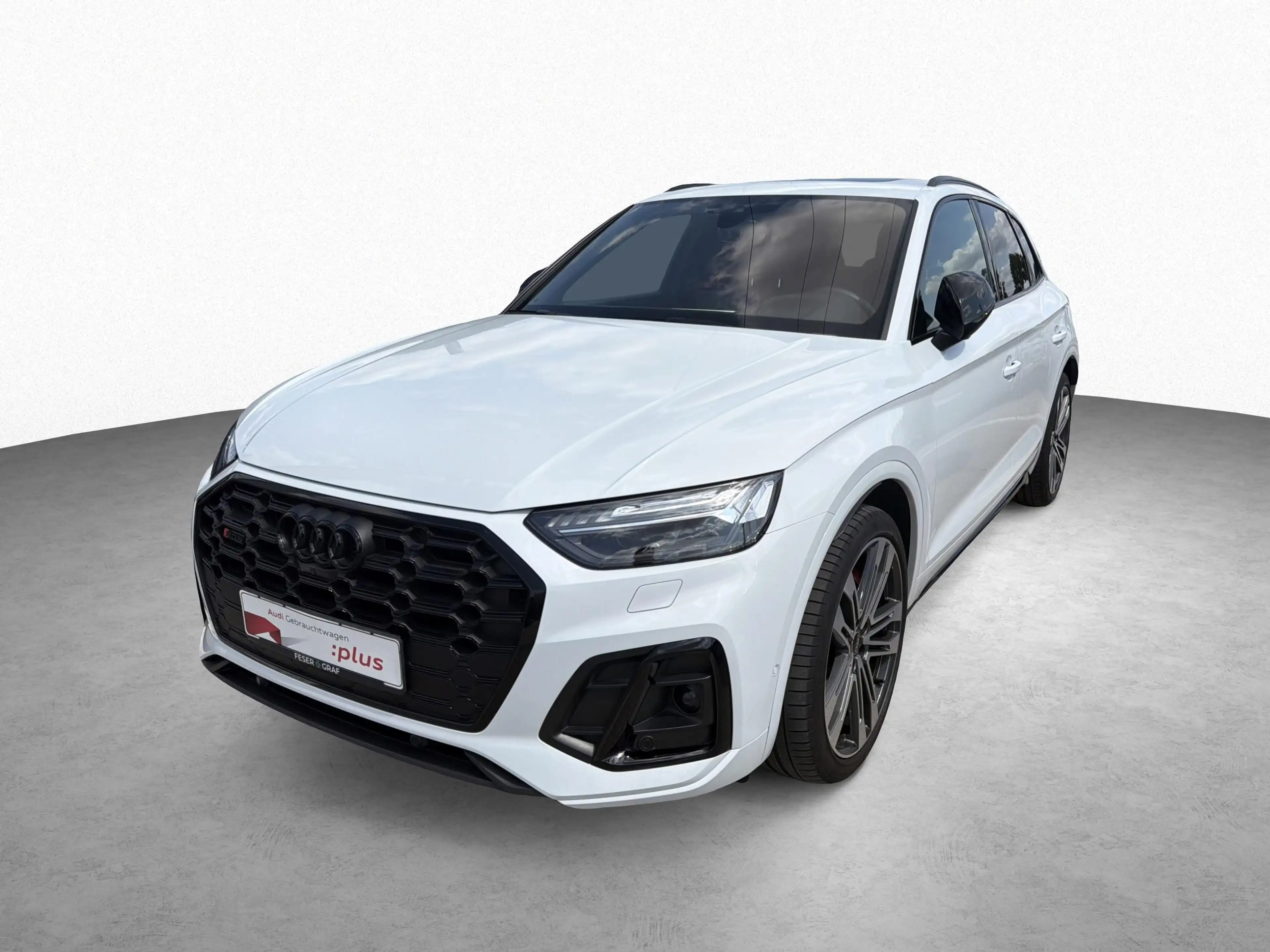 Audi SQ5 SUV — photo 15