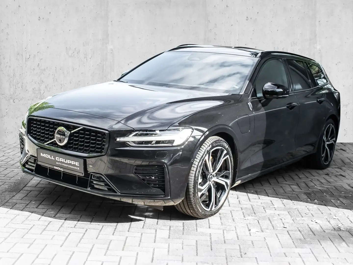 Volvo V60 T8 AWD Plug-in Hybrid Elektrisch/Benzin Plus Dark Schwarz - 2