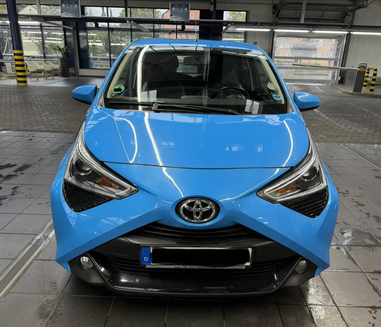 Toyota Aygo x-play connect Blau - 2