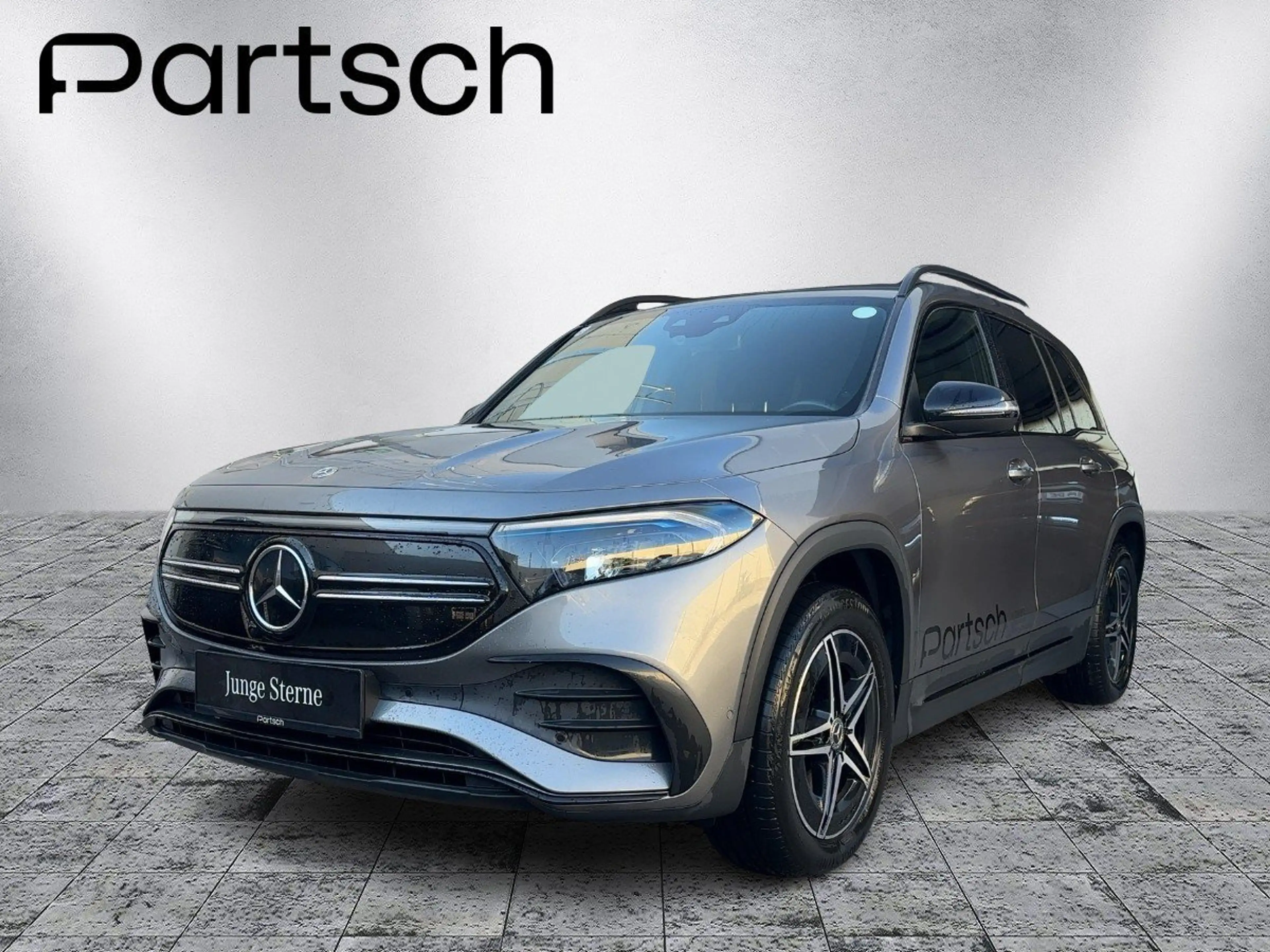 Mercedes-Benz EQB 300 4MATIC AMG-Line Night-P. Distronic — photo 2