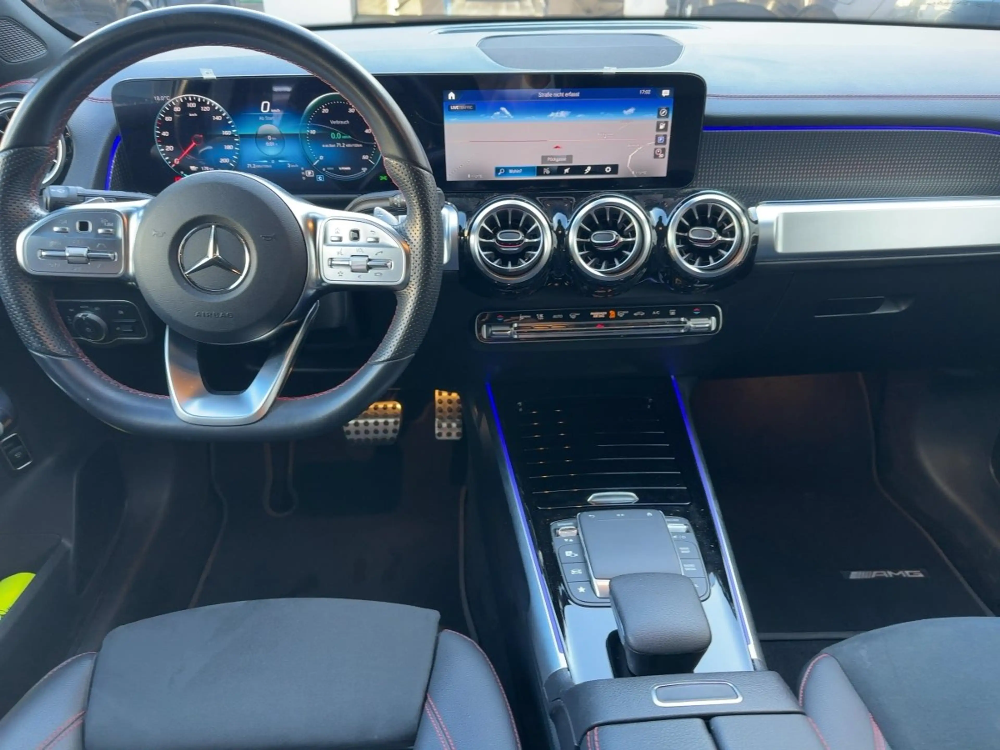 Mercedes-Benz EQB 300 4MATIC AMG-Line Night-P. Distronic — photo 8