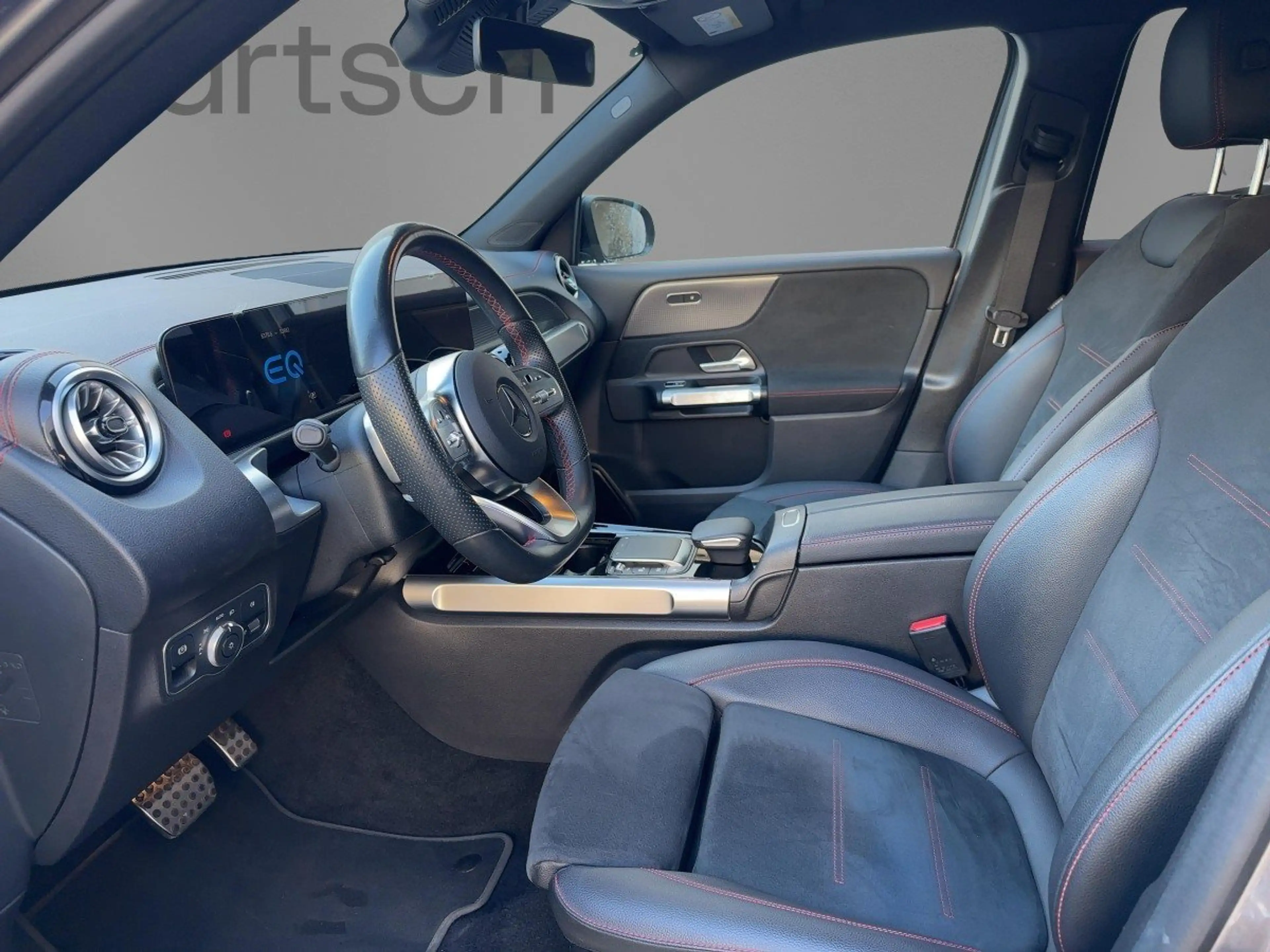 Mercedes-Benz EQB 300 4MATIC AMG-Line Night-P. Distronic — photo 5