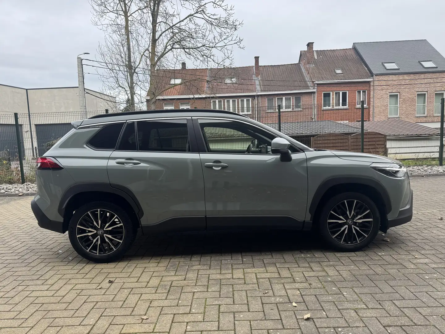 Toyota Corolla Cross Hybrid 1.8 VVT-i Business Edition  5 ans GARANTIE - 2