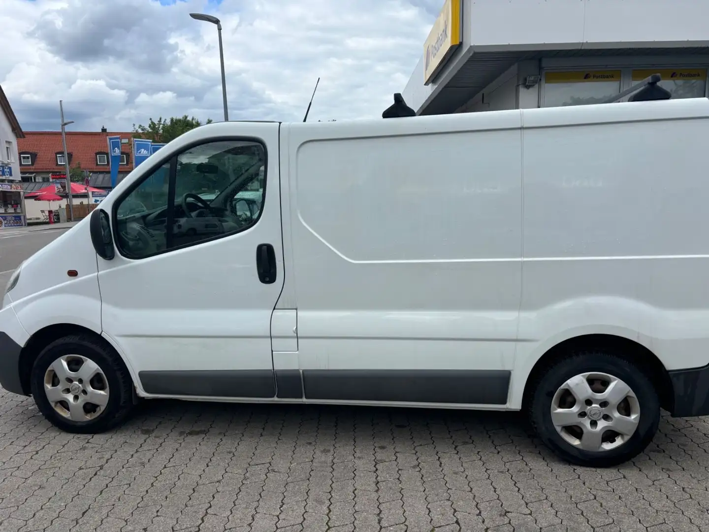 Opel Vivaro **1.HAND ** TÜV NEU **EURO 5** Weiß - 2