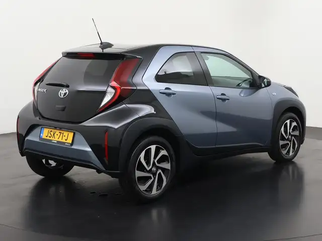 Toyota Aygo X view 4