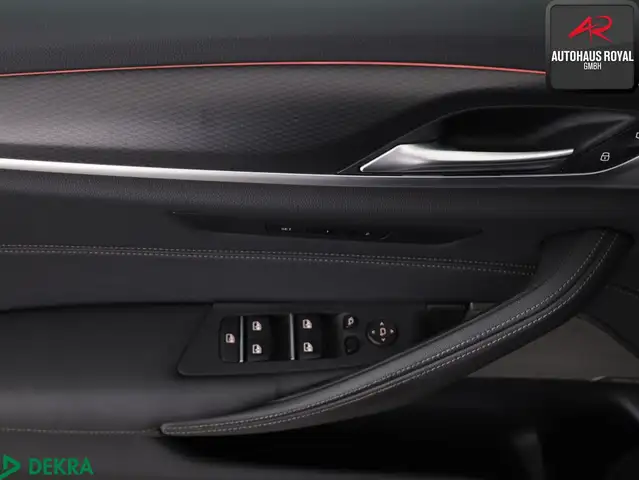 BMW 5 Series view 14