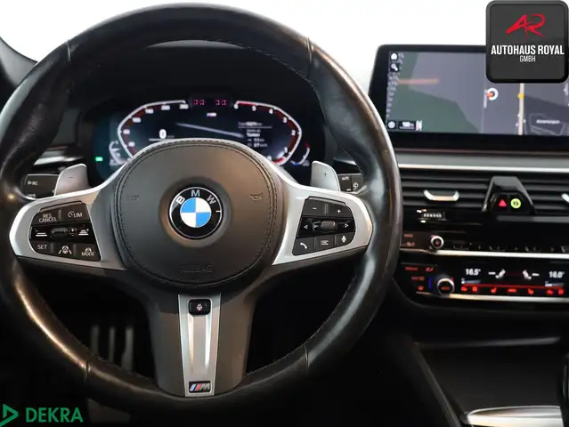BMW 5 Series view 15