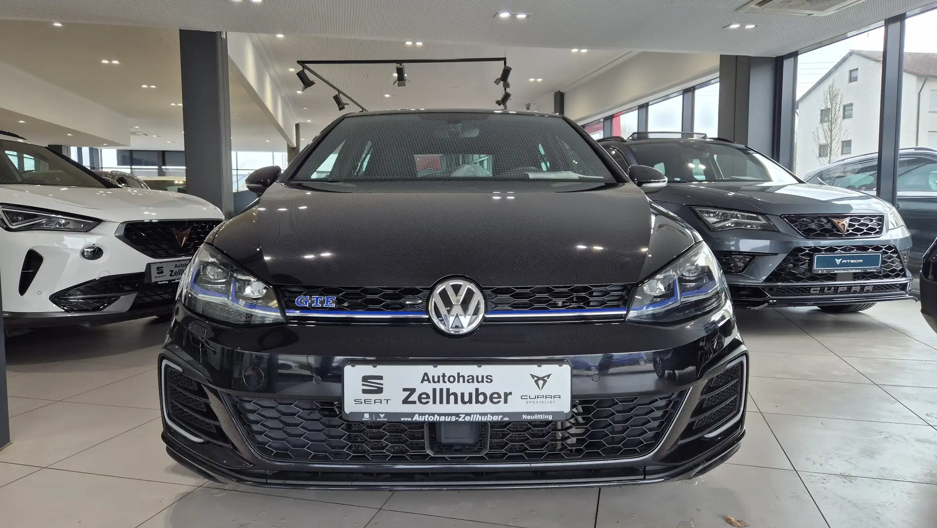 Volkswagen Golf GTE Plug-In-Hybrid DSG *ACC*Navi*LED* Schwarz - 2
