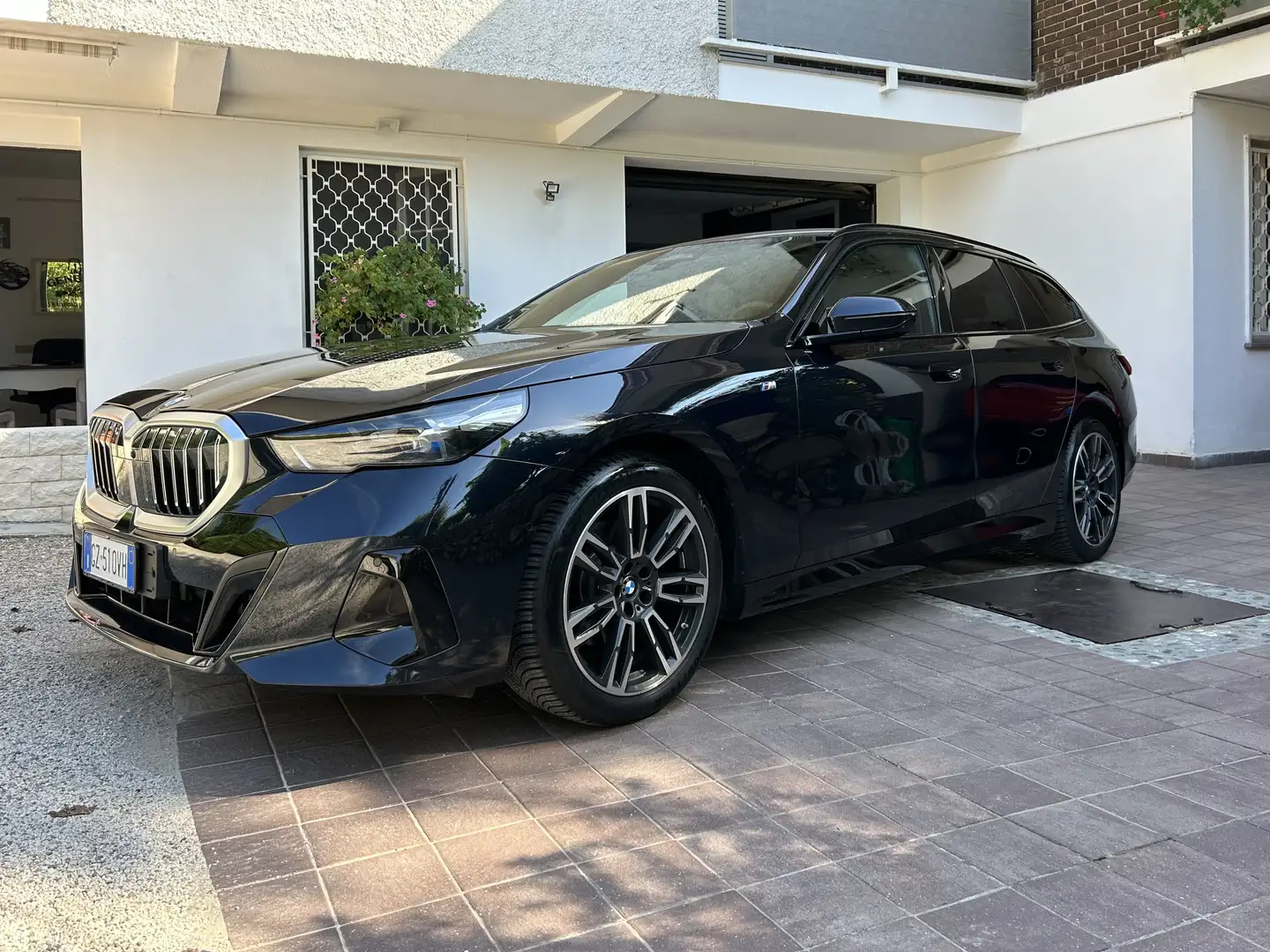 BMW 520 520d Touring 48V sdrive MSport Pro auto Noir - 1