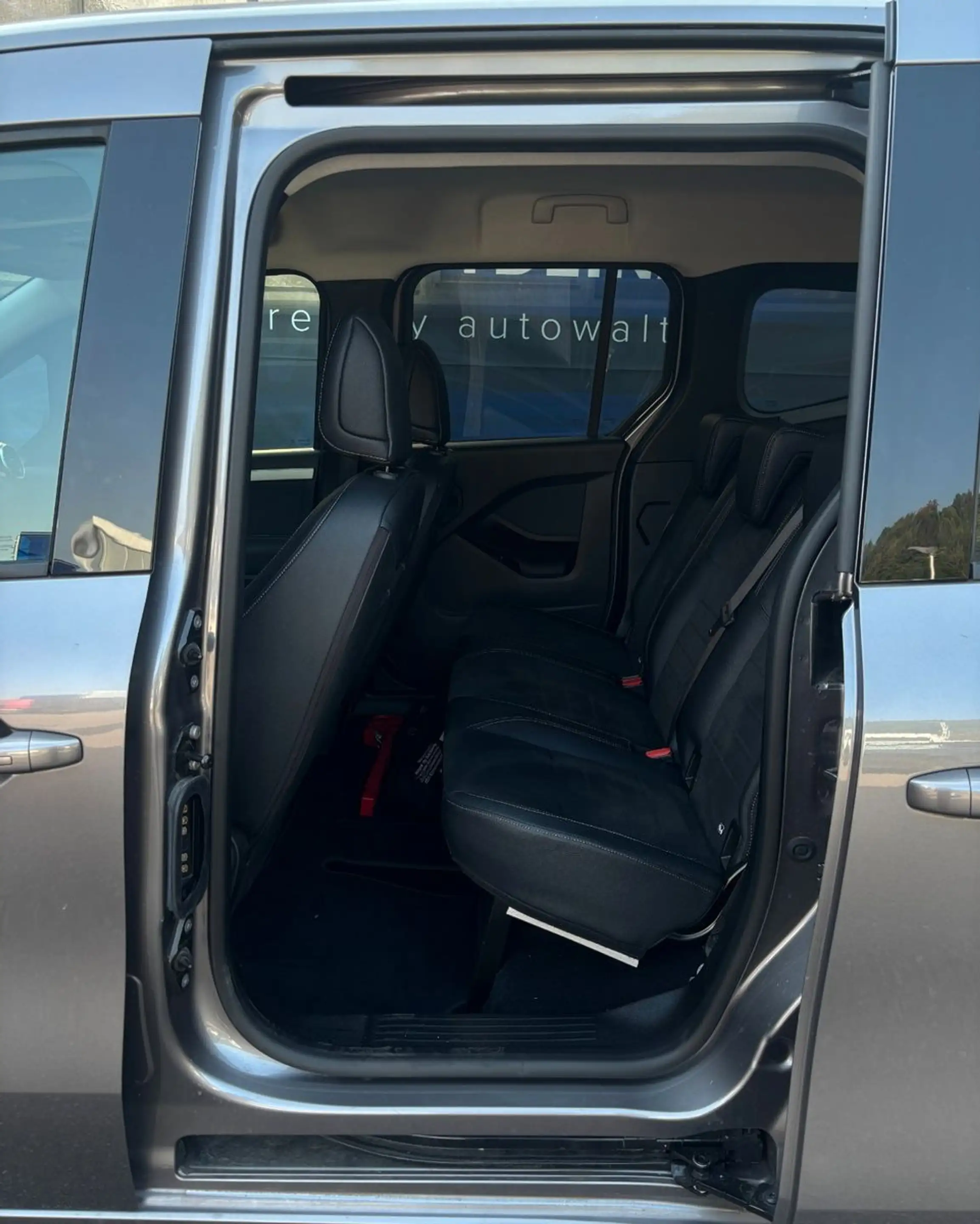 Mercedes-Benz T-Class T 180 d Edition — photo 13
