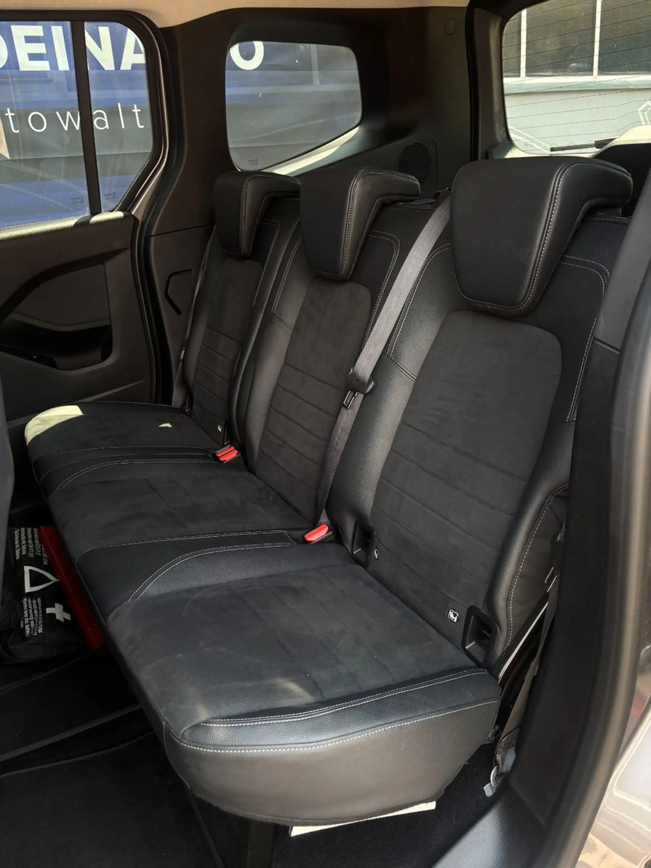 Mercedes-Benz T-Class T 180 d Edition — photo 11