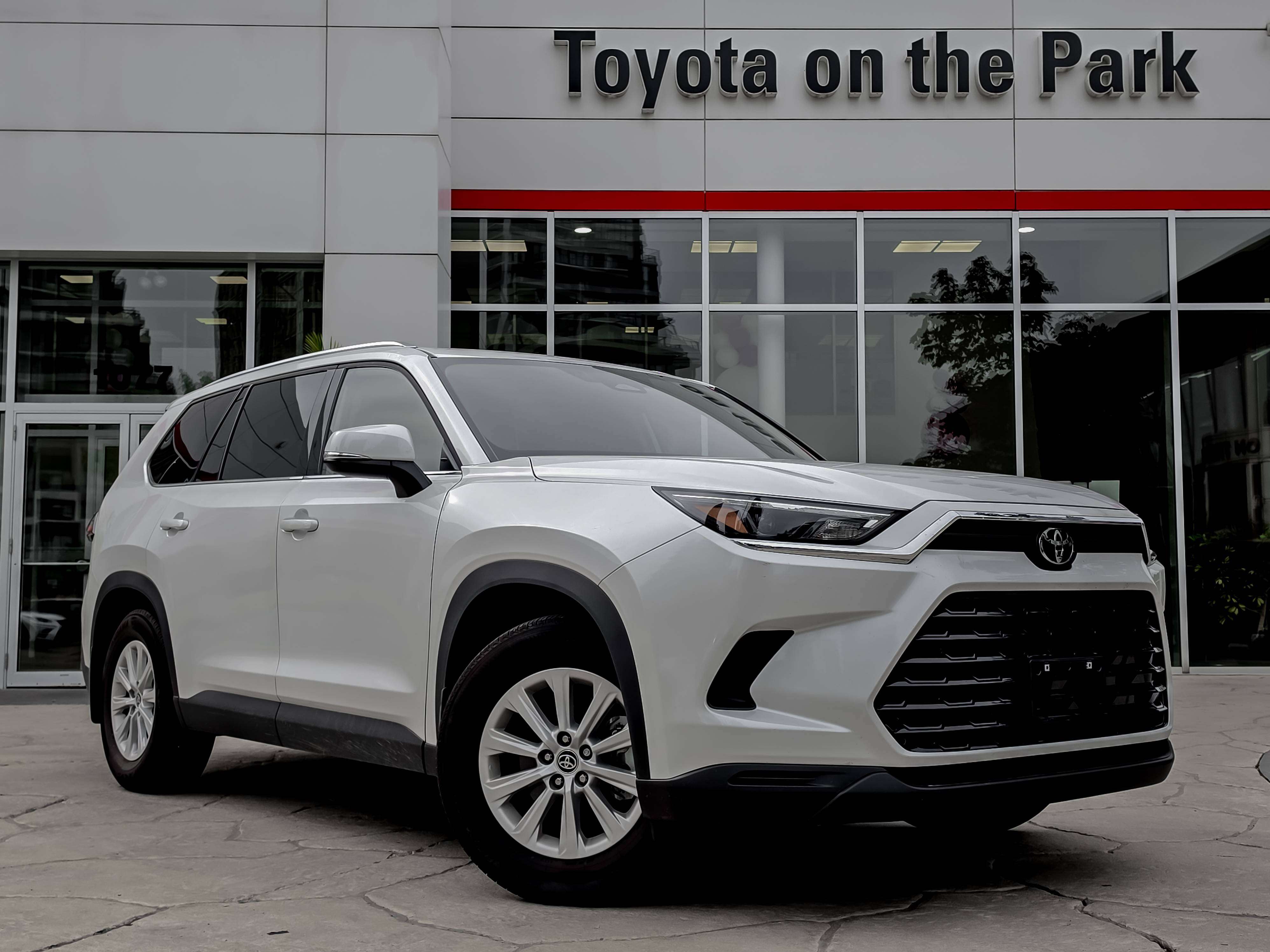 2026 Toyota Grand Highlander Hybrid XLE | Leather | Accident Free | Alloys — снимка 1