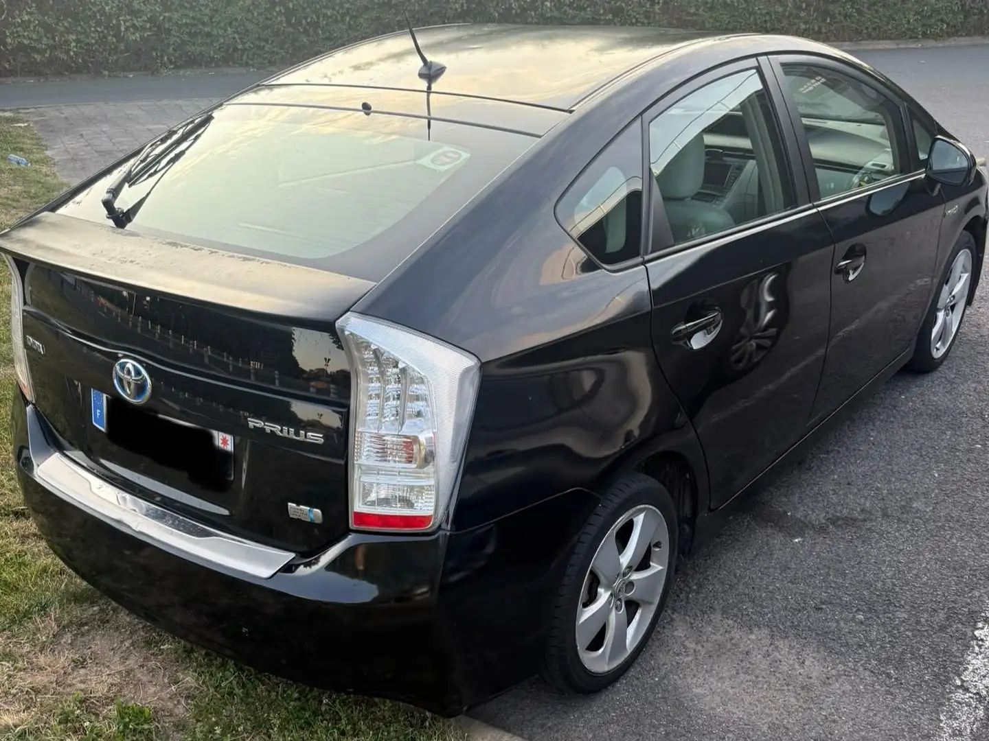 Toyota Prius Prius 136h Dynamic 17" Noir - 1