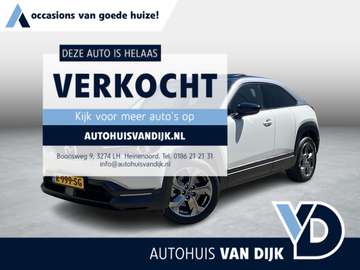 e-SkyActiv 145 Luxury 36 kWh | Schuif-Kanteldak/He