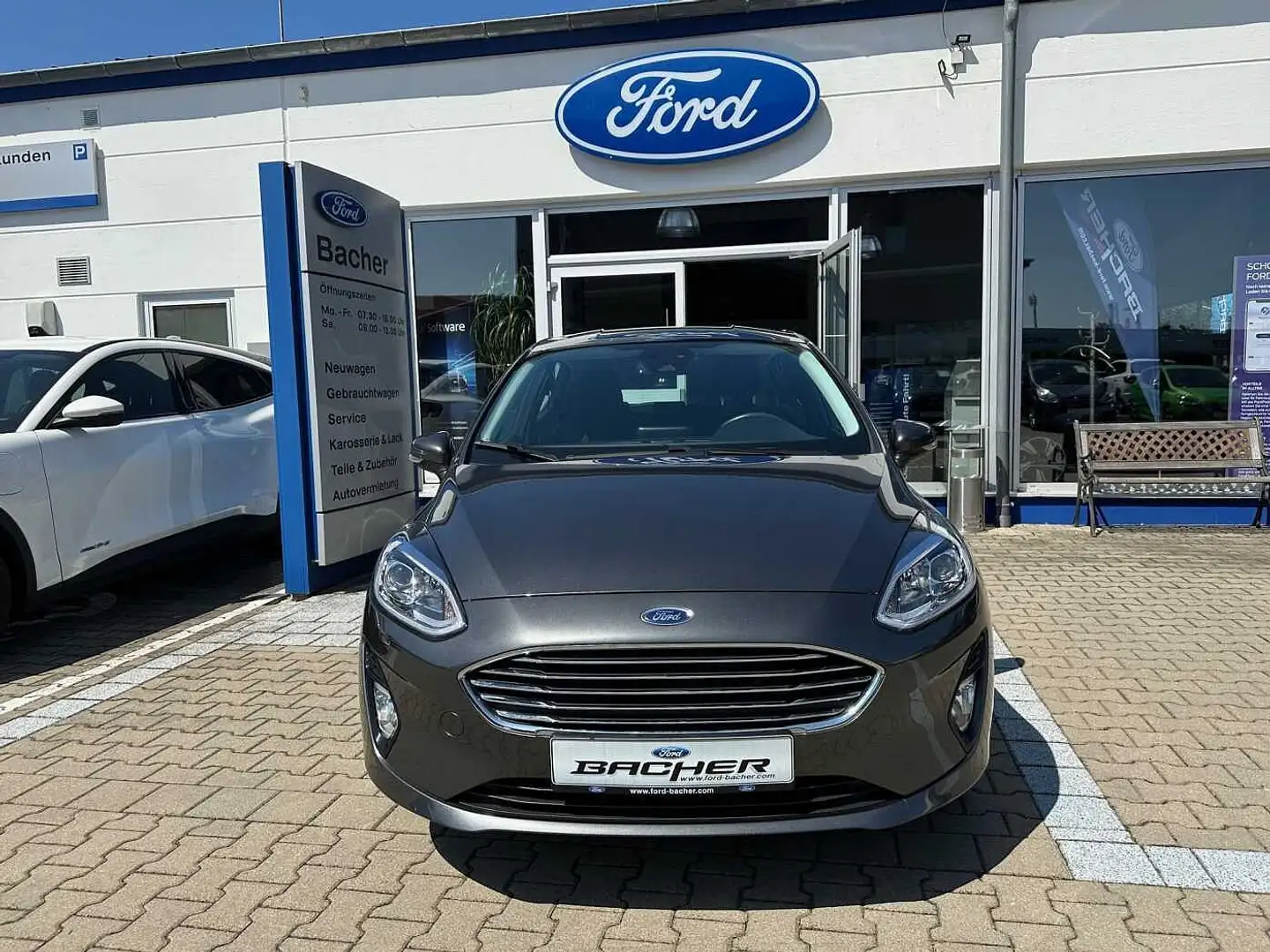 Ford Fiesta 1.1 Titanium *Winter-Paket*Klima* Gris - 2