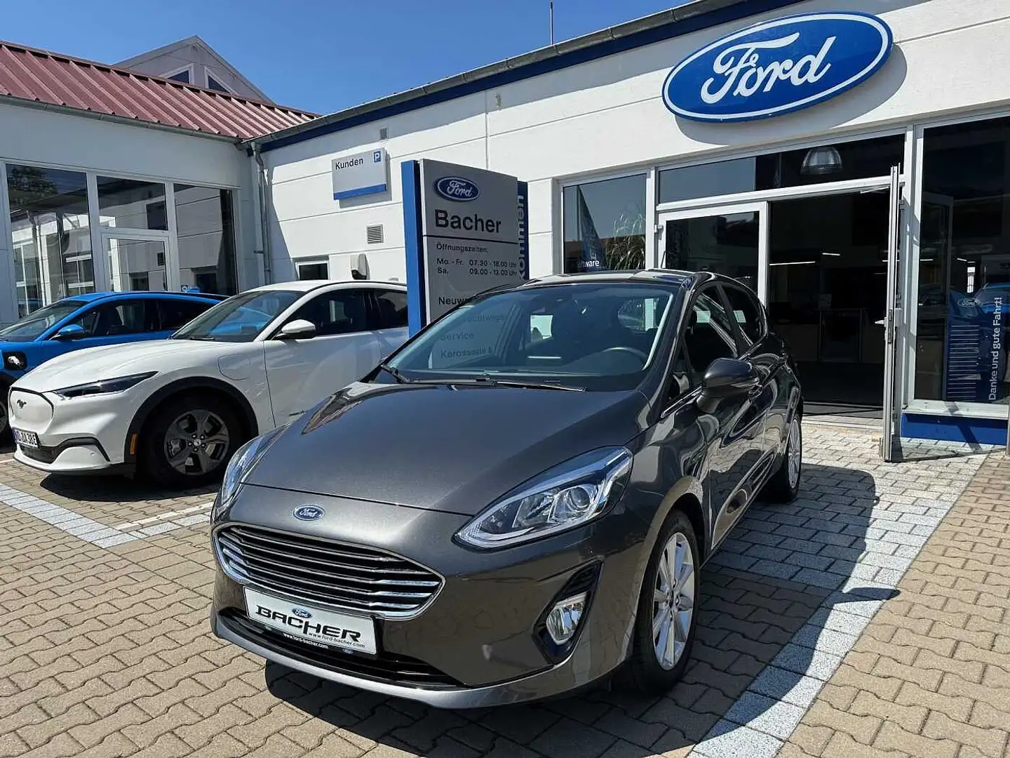 Ford Fiesta 1.1 Titanium *Winter-Paket*Klima* Gris - 1